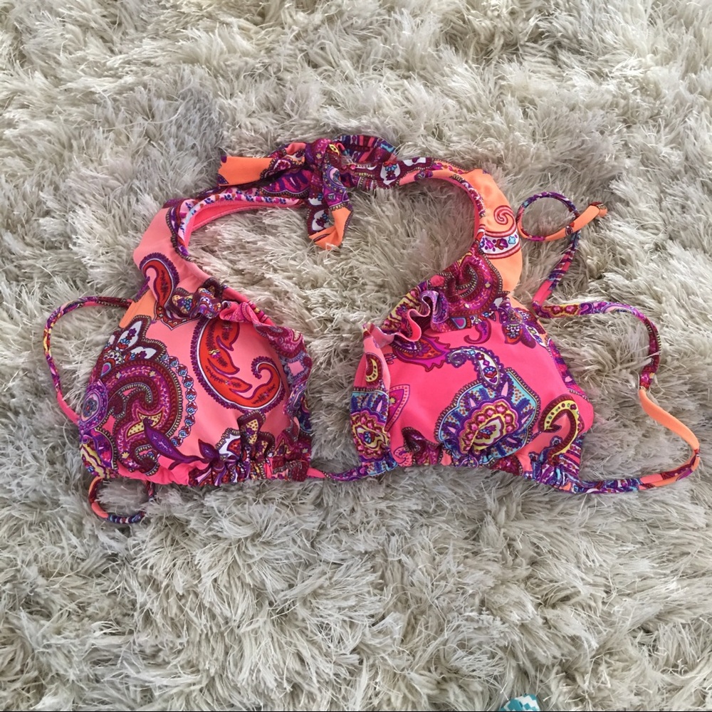 Beachy Paisley Bikini Top 👙